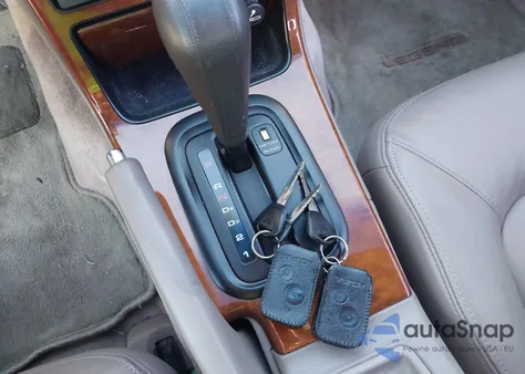 1991 Acura Legend Ls from USA, damaged, VIN JH4KA767XMC055464